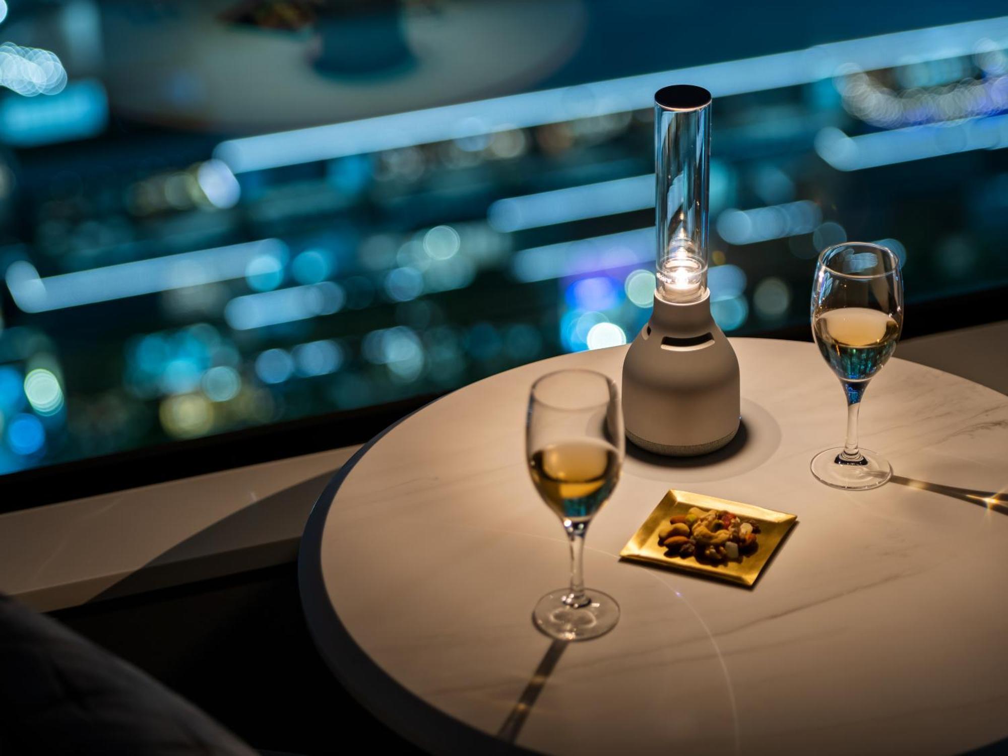 Mitsui Garden Hotel Yokohama Minatomirai Premier מראה חיצוני תמונה The bar at the 101 Sky Lounge